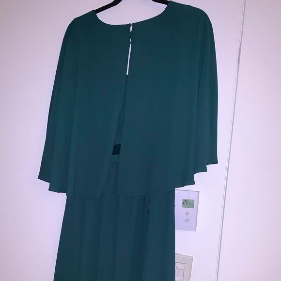 BCBGMAXAZRIA green classy dress size 4 , like brand new - Picture 3 of 3